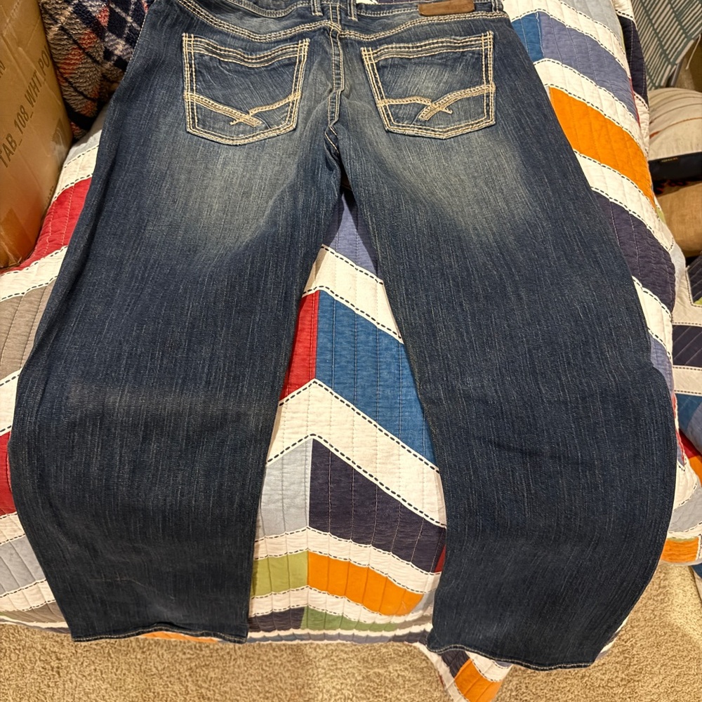 Buckle Tyler Straight 38R. Like New